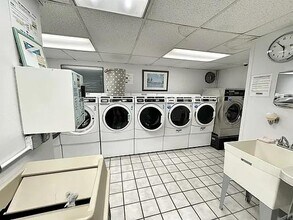 4 Lexington Ave in New York, NY - Building Photo - Building Photo