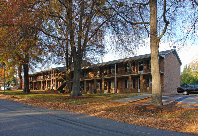 greenwood Maner in Eden, NC - Building Photo - Building Photo