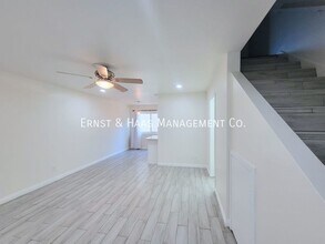 725 Coronado Ave in Long Beach, CA - Building Photo - Building Photo