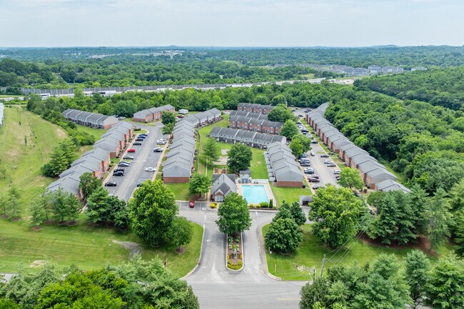 Cypress Creek Townhomes in Goodlettsville, TN - Foto de edificio - Building Photo