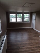 334 Durham Rd, Unit 5 in Langhorne, PA - Building Photo
