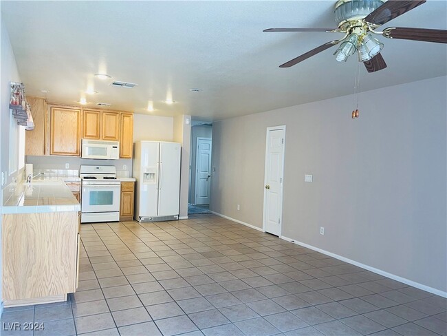 10456 Wellington Manor Ave in Las Vegas, NV - Building Photo - Building Photo