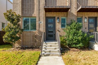 218 Wimberly St in Fort Worth, TX - Foto de edificio - Building Photo