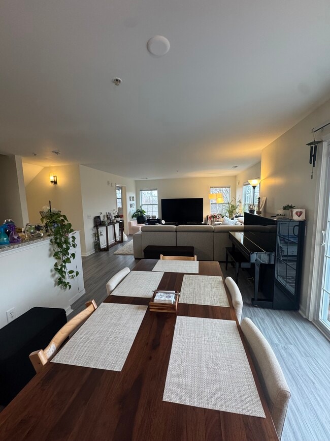 33202 Town Green Dr in Elmsford, NY - Building Photo - Building Photo