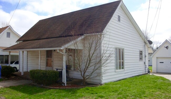 property at 587 F St NW