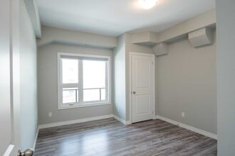 143 Bloor St W in Oshawa, ON - Building Photo - Building Photo
