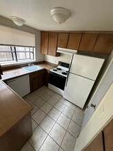 1943 Shadowbrook Dr-Unit -1943 Shadowbrook #2 in Merced, CA - Foto de edificio - Building Photo