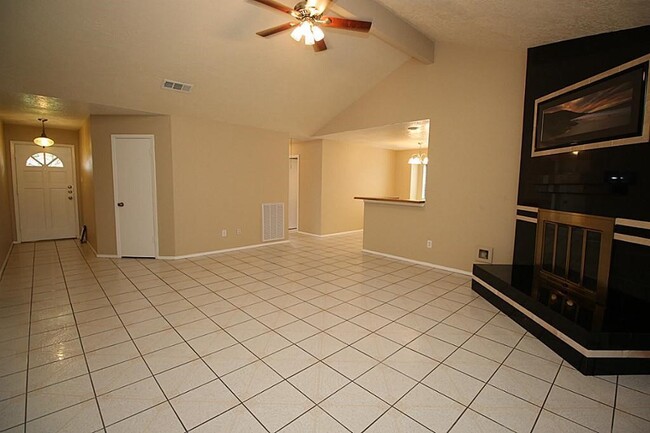 3873 Pecan Cir in La Porte, TX - Building Photo - Building Photo