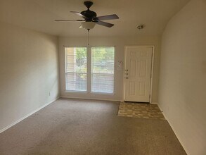 6635 Hartnet Fields in Converse, TX - Building Photo - Building Photo
