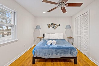 2017 Woodford Rd in Vienna, VA - Building Photo - Building Photo