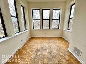 2337 N Kedzie Blvd, Unit 1 in Chicago, IL - Building Photo - Building Photo