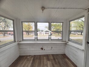 1229 Merle Hay Rd in Des Moines, IA - Building Photo - Building Photo