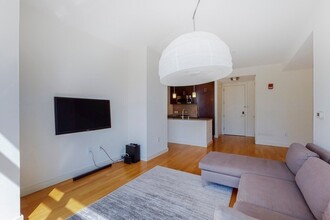 400 Stuart St, Unit 18G in Boston, MA - Building Photo - Building Photo