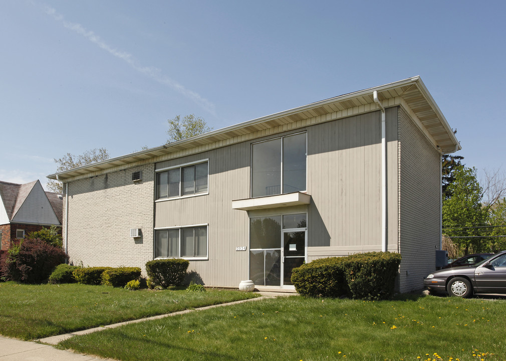 3934 Howe Rd in Wayne, MI - Building Photo