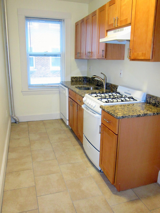 170 Summer St, Unit 3R in Somerville, MA - Building Photo