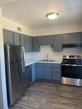 Deer Valley Village Apartments in Phoenix, AZ - Building Photo - Building Photo