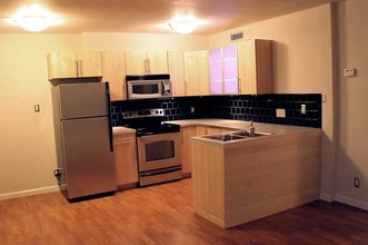 Tambaleo Apartments in Austin, TX - Foto de edificio - Interior Photo