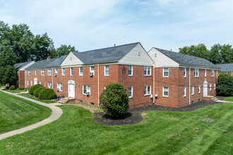 The Woods of Fairlawn in Akron, OH - Building Photo - Building Photo