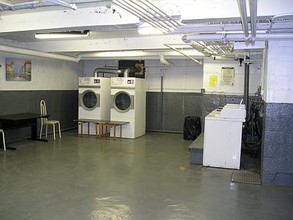 801 E 10th St in Brooklyn, NY - Foto de edificio - Interior Photo
