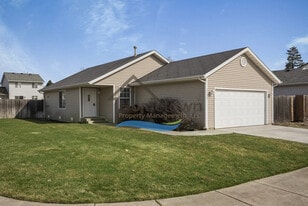 11332 N Crusader St in Hayden, ID - Building Photo