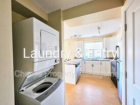 10907-10998 98 St NW in Edmonton, AB - Building Photo