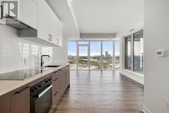 1 Quarrington Lane in North York, ON - Building Photo - Building Photo