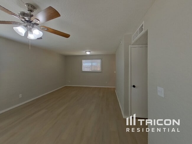 property at 1219 E Pecan Rd