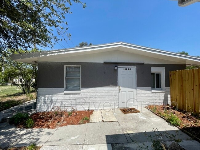 605 S Disston Ave in Tarpon Springs, FL - Building Photo - Building Photo