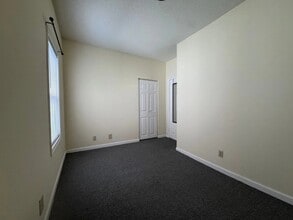 118 Last St in Fall River, MA - Building Photo - Building Photo