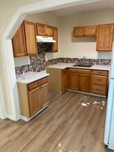 210 Anna St, Unit B in Hot Springs, AR - Foto de edificio - Building Photo