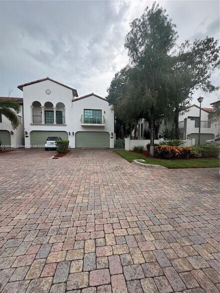 4425 Hidden Harbour Terrace, Unit G in Fort Lauderdale, FL - Building Photo