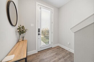 1136 Wycliffe Dr in Houston, TX - Building Photo - Building Photo