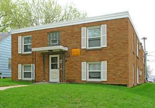 2236 Pinehurst Ave in St. Paul, MN - Building Photo - Building Photo