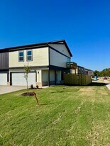 1900 SW Poigai Ct in Bentonville, AR - Building Photo