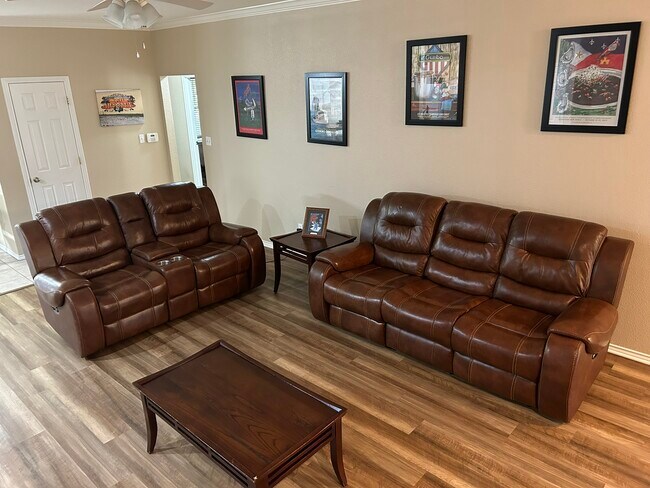 3226 Whittle Way in Midland, TX - Foto de edificio - Building Photo