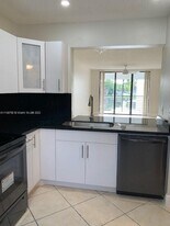 11322 Taft St, Unit 11322 in Pembroke Pines, FL - Building Photo