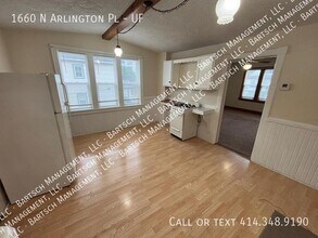 1660 N Arlington Pl-Unit -UF in Milwaukee, WI - Foto de edificio - Building Photo