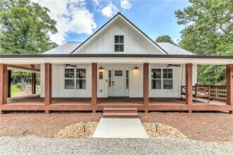 623 Sweetwater Creek Dr in Canton, GA - Building Photo - Building Photo