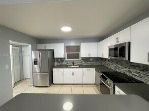 1630 W 46th St in Hialeah, FL - Building Photo - Building Photo