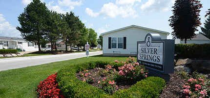 Silver Springs in Clinton Township, MI - Building Photo - Building Photo