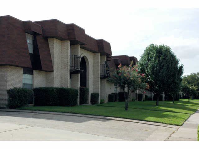 Town South Villas in Shreveport, LA - Building Photo