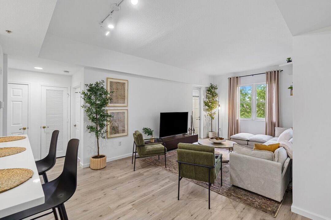 1209 Main St in Jupiter, FL - Building Photo