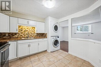 333-333 Northlake Dr in Waterloo, ON - Building Photo - Building Photo