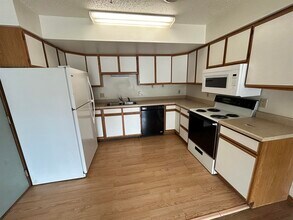 426 S Johnson St in Iowa City, IA - Building Photo - Building Photo