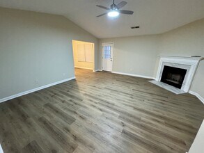 200 Country Meadows Ct in Jenkinsburg, GA - Building Photo - Building Photo