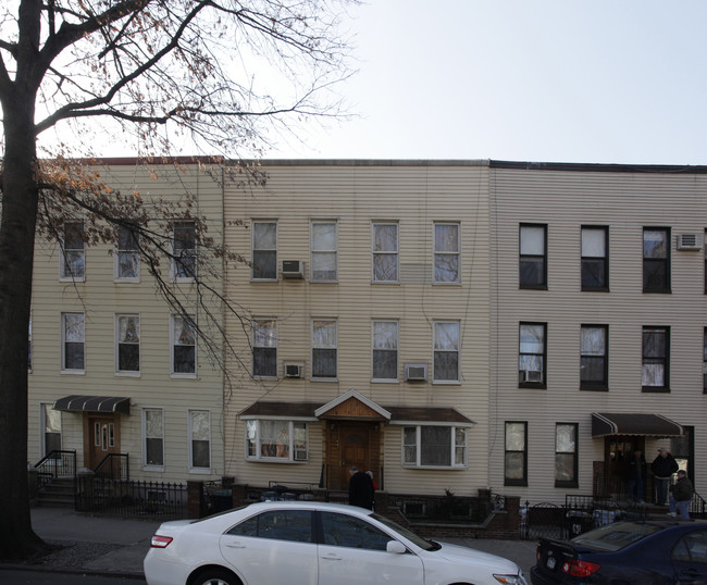 93 Russell St in Brooklyn, NY - Building Photo - Building Photo