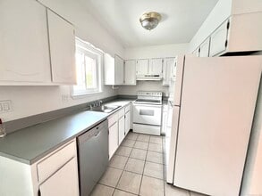 61 Grove St in Stamford, CT - Building Photo - Building Photo
