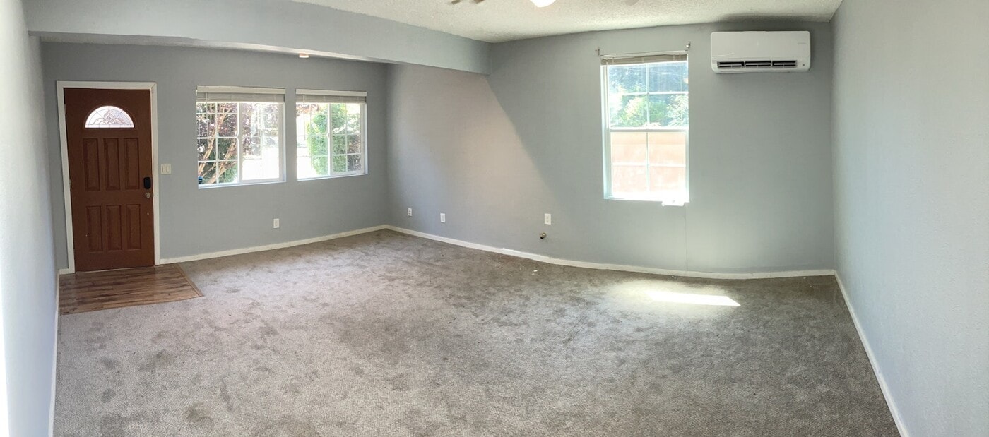 14602 Portland Ave SW in Lakewood, WA - Foto de edificio