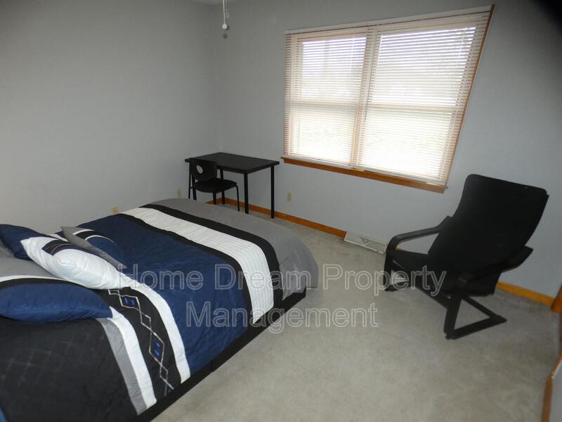 1401 Bragg Rd in Fredericksburg, VA - Building Photo