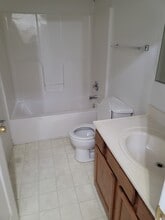 7 Lotus Dr in Martinsburg, WV - Foto de edificio - Building Photo